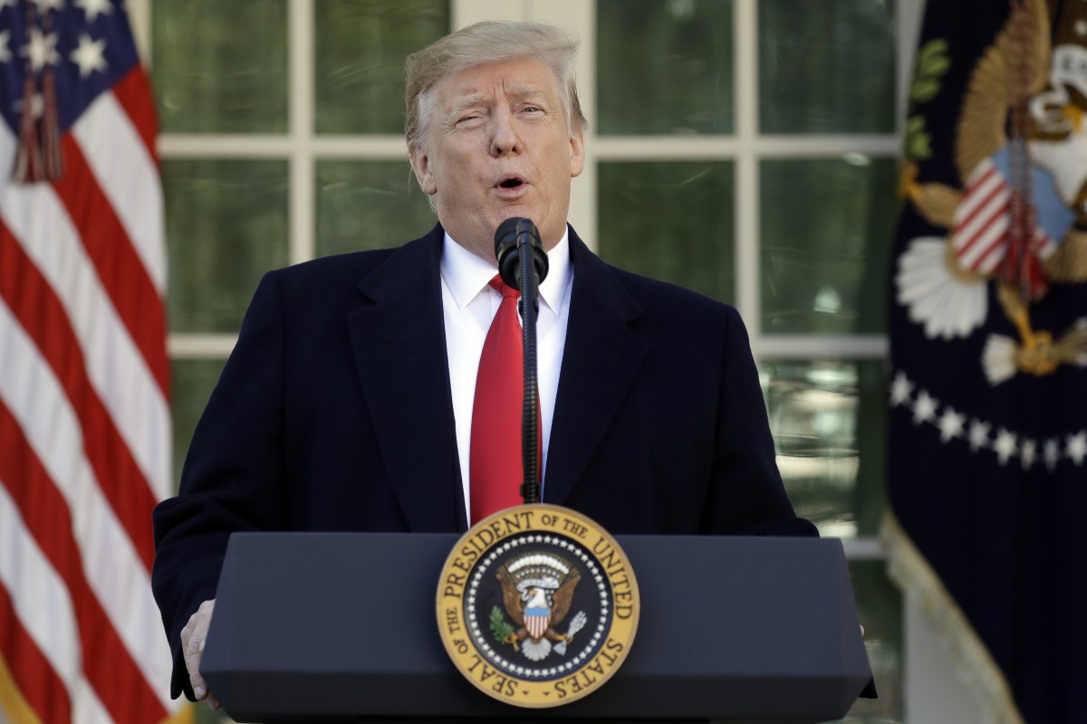 Trump announces short-term deal to reopen government for three weeks